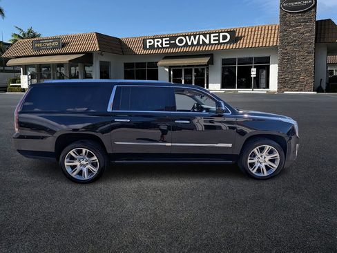 Used 2017 Cadillac Escalade ESV Premium Luxury image 8