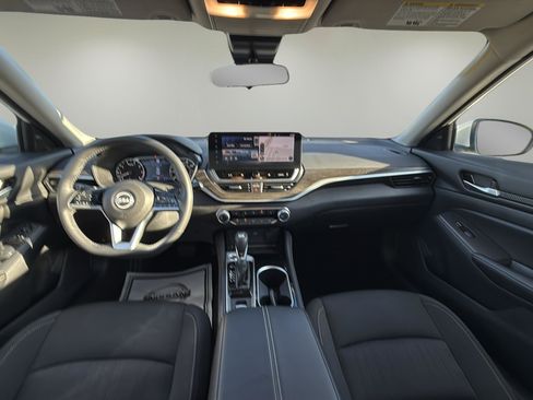 Used 2024 Nissan Altima 2.5 SV w/ SV Premium Package image 17