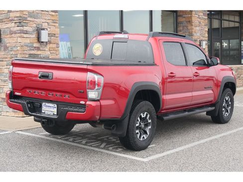 Used 2022 Toyota Tacoma TRD Off-Road w/ TRD Premium Off Road Package image 2