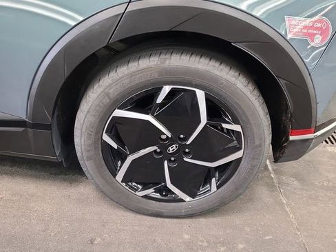 Used 2024 Hyundai Ioniq 5 SEL image 14