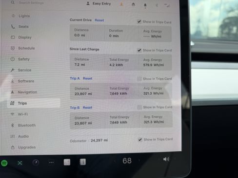 Used 2022 Tesla Model Y Long Range image 30