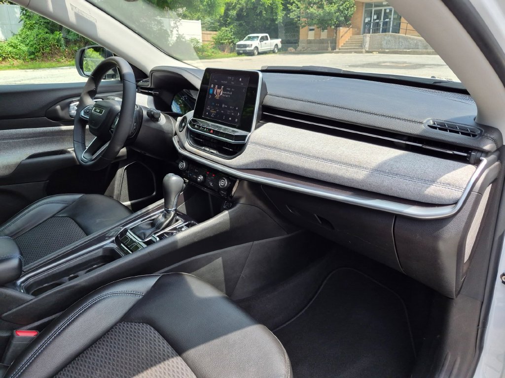 Certified 2022 Jeep Compass Latitude AWD/4WD image 23