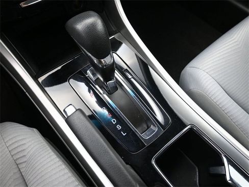 Used 2016 Honda Accord LX image 7