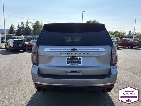 Used 2023 Chevrolet Suburban High Country AWD/4WD image 4