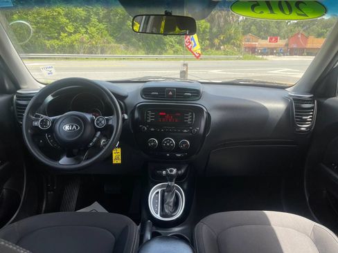 Used 2015 Kia Soul FWD image 18
