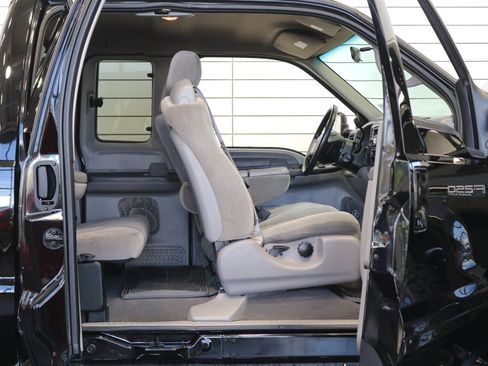 Used 2001 Ford F250 XLT image 61