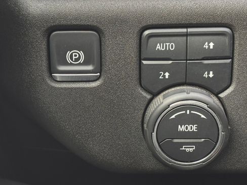 Used 2025 Chevrolet Silverado 2500 High Country AWD/4WD image 31