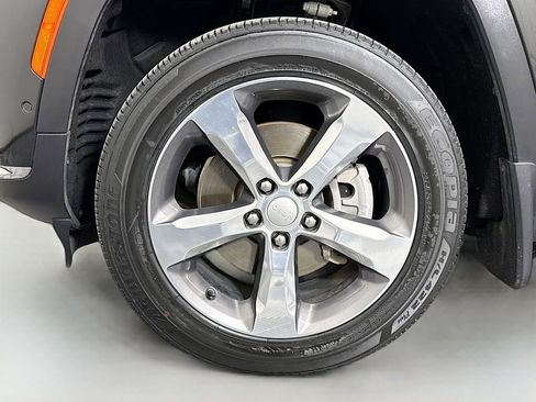 Used 2022 Jeep Grand Cherokee L Limited w/ Luxury Tech Group II image 32