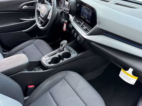 Used 2026 Chevrolet Trax LS FWD image 19