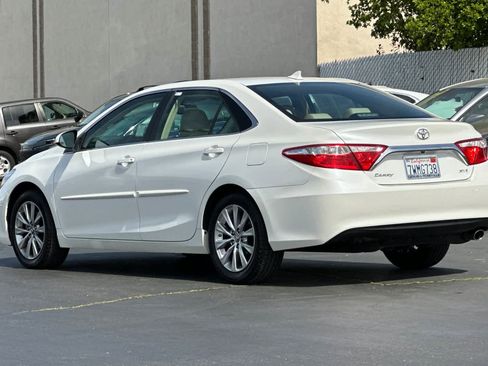 Used 2017 Toyota Camry XLE image 7