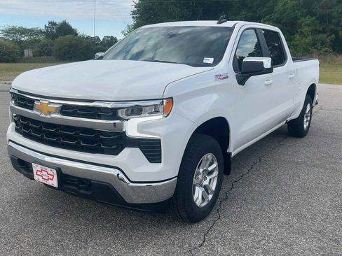 New 2026 Chevrolet Silverado 1500 LT w/ Z71 Off-Road Package AWD/4WD image 3