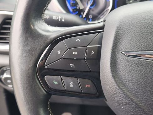 Used 2020 Chrysler Pacifica Touring-L w/ S Appearance Package image 20