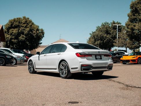 Used 2022 BMW 750i xDrive w/ M Sport Package AWD/4WD image 5