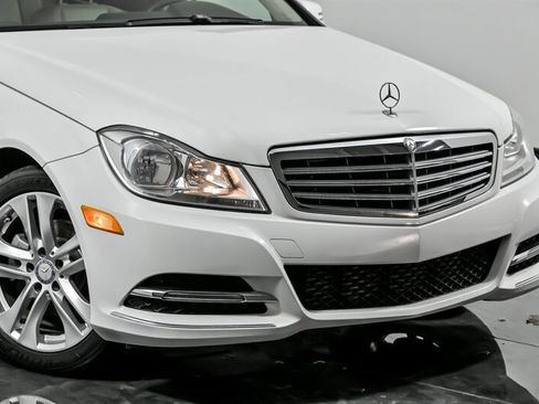 Used 2014 Mercedes-Benz C 250 Sedan image 2