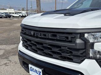 New 2026 Chevrolet Silverado 1500 Custom Trail Boss w/ Turbomax Blackout Package AWD/4WD video 3