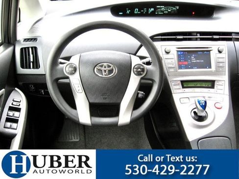 Used 2015 Toyota Prius Two image 5