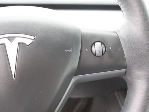 Used 2023 Tesla Model Y Performance AWD/4WD image 15