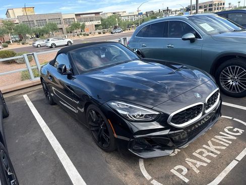 Used 2024 BMW Z4 sDrive30i w/ Convenience Package RWD image 3