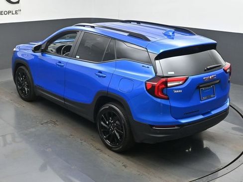 Used 2024 GMC Terrain SLE w/ Driver Convenience Package image 45