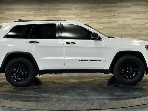 Used 2019 Jeep Grand Cherokee Limited AWD/4WD image 20