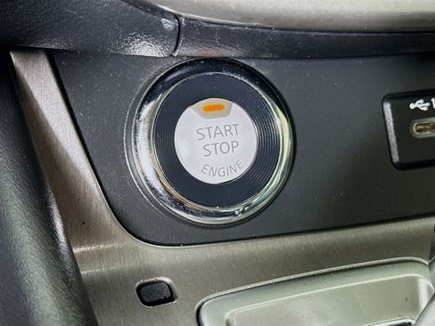 Used 2020 Nissan Murano SV image 21