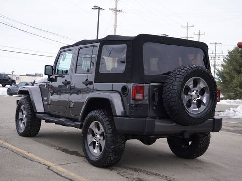 Used 2018 Jeep Wrangler Unlimited Sahara w/ Max Tow Package image 5