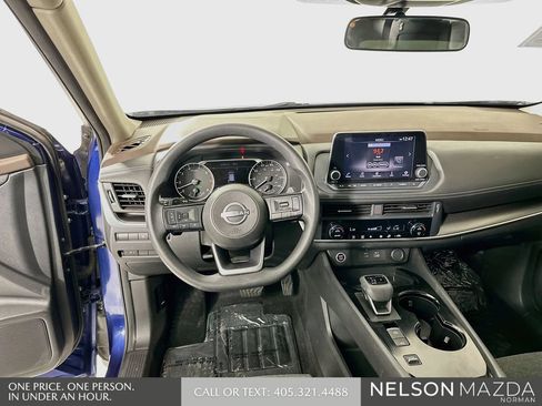 Used 2023 Nissan Rogue SV FWD image 22