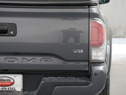 Used 2020 Toyota Tacoma TRD Off-Road w/ Technology Package image 10