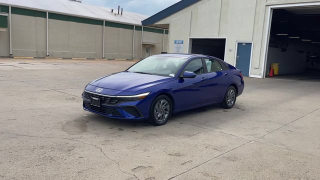 Used 2024 Hyundai Elantra SEL FWD image 4