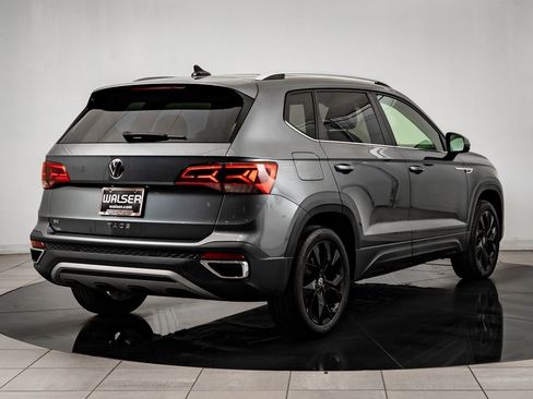 Used 2024 Volkswagen Taos SE image 7