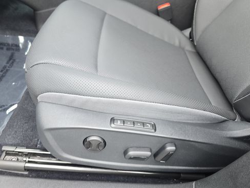 Certified 2025 Volkswagen ID.4 Pro S Plus AWD/4WD image 31