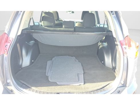 Used 2015 Toyota RAV4 LE FWD image 9