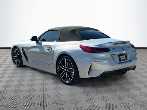 Used 2022 BMW Z4 M40i w/ Premium Package image 5