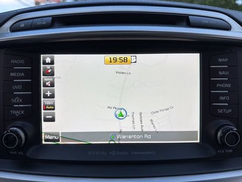 Used 2016 Kia Sorento SX FWD image 22