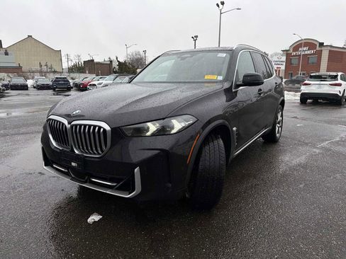 Used 2024 BMW X5 xDrive40i w/ Parking Assistance Package image 3