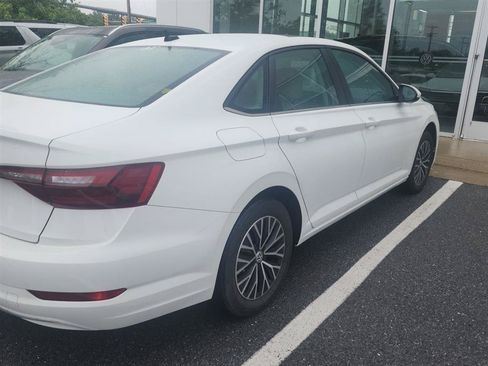 Used 2021 Volkswagen Jetta SE FWD image 5