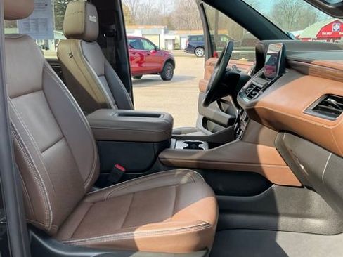 Used 2023 Chevrolet Tahoe High Country w/ Premium Package 2 AWD/4WD image 11