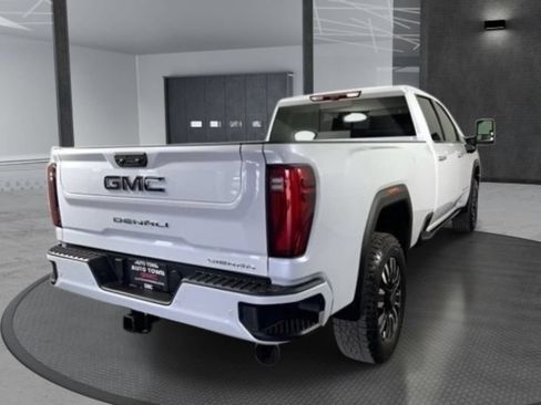 Used 2026 GMC Sierra 3500 Denali Ultimate AWD/4WD image 3