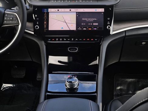 New 2026 Jeep Grand Cherokee L Laredo image 18