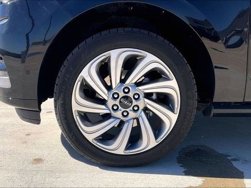 Used 2023 Lincoln Navigator Reserve image 9