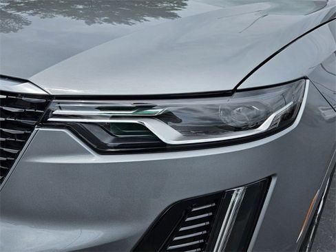 New 2025 Cadillac XT6 Luxury image 6