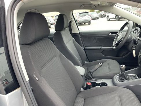 Used 2016 Volkswagen Jetta S image 18