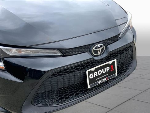 Used 2022 Toyota Corolla LE FWD image 29