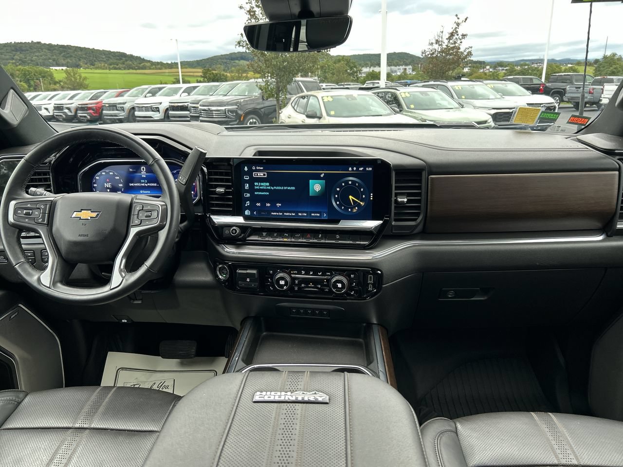 Used 2024 Chevrolet Silverado 2500 High Country w/ Technology Package AWD/4WD image 18