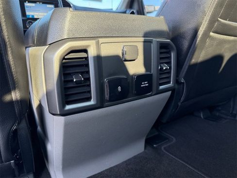 Used 2017 Ford F250 XLT w/ XLT Premium Package image 28