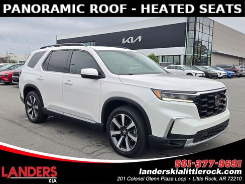 Used 2025 Honda Pilot Touring image 1