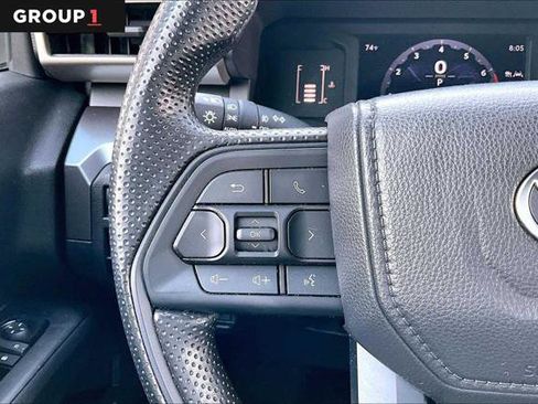 Certified 2025 Toyota Tacoma SR5 AWD/4WD image 24