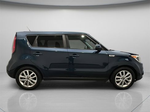 Used 2018 Kia Soul + image 5