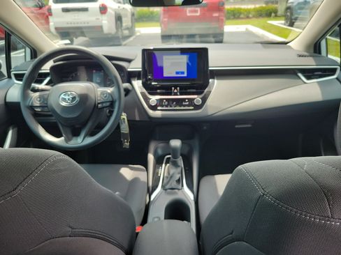 Used 2025 Toyota Corolla LE FWD image 16