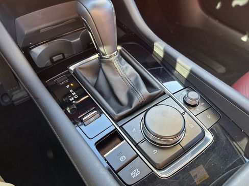 Certified 2025 MAZDA MAZDA3 Hatchback w/Premium Plus Pkg image 15